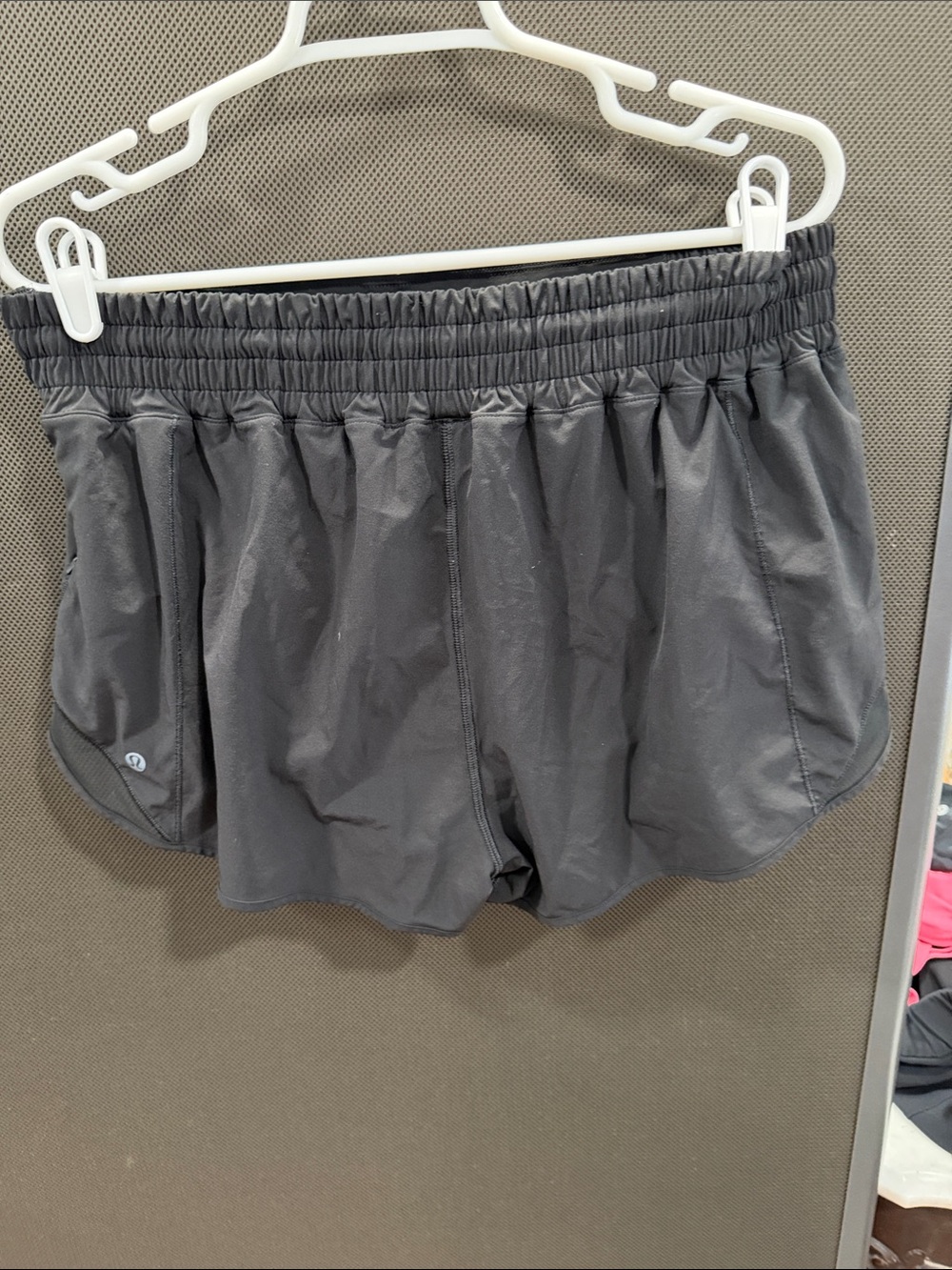 Lululemon shorts size 14 - Picture 2 of 4